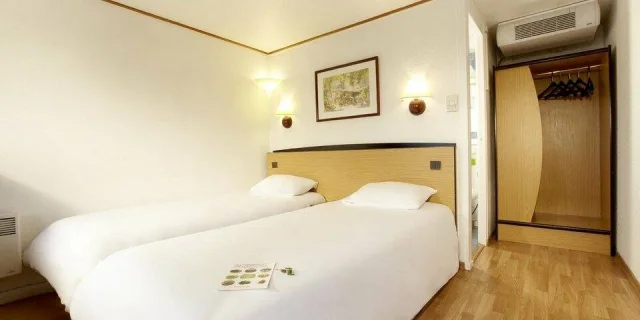 Hôtel Restaurant Campanile Balaruc - chambre