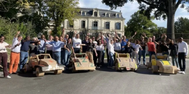 Owenza - Construction de Voiture en Carton
